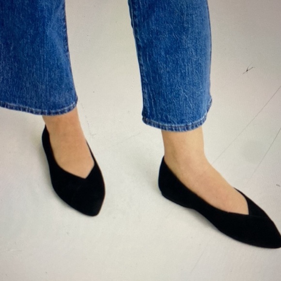 Birdies The Goldfinch Pionted Toe Flat in Caviar Black Suede - Picture 1 of 4
